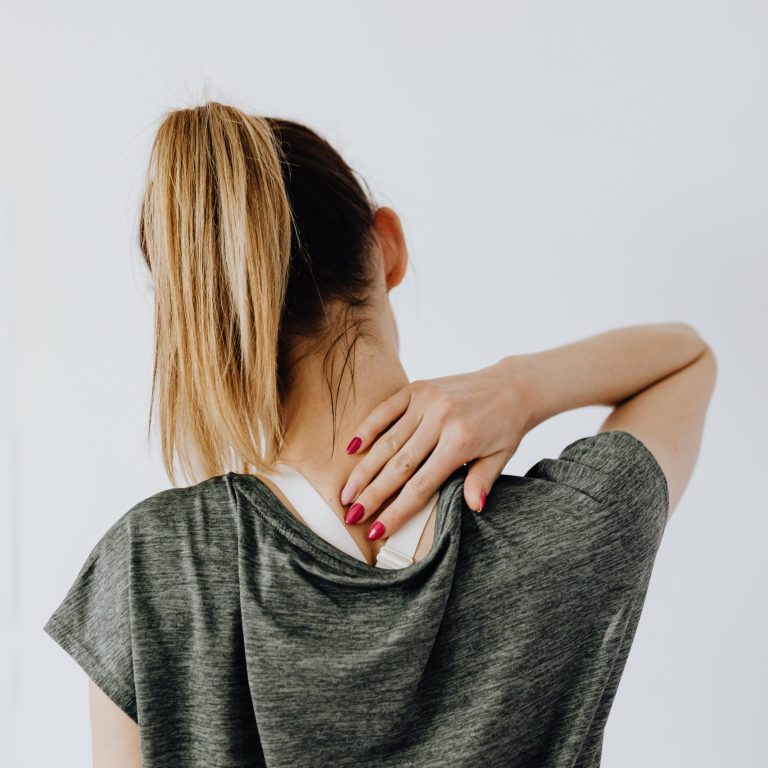 pexels-karolina-grabowska-4506108 sakit punggung